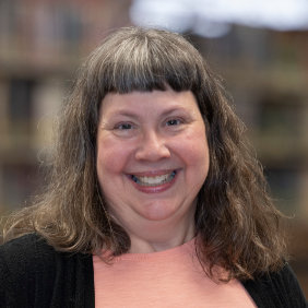 Photo of Julie Deardorff