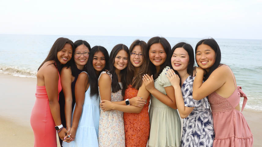 The families in the “Yueyang family” hold a reunion annually.