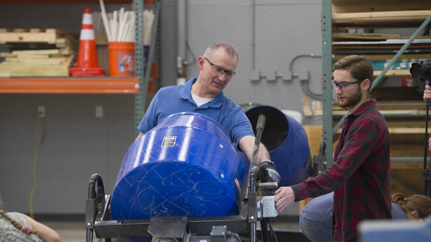 Stephen Ayers teaching a civil engineering class.